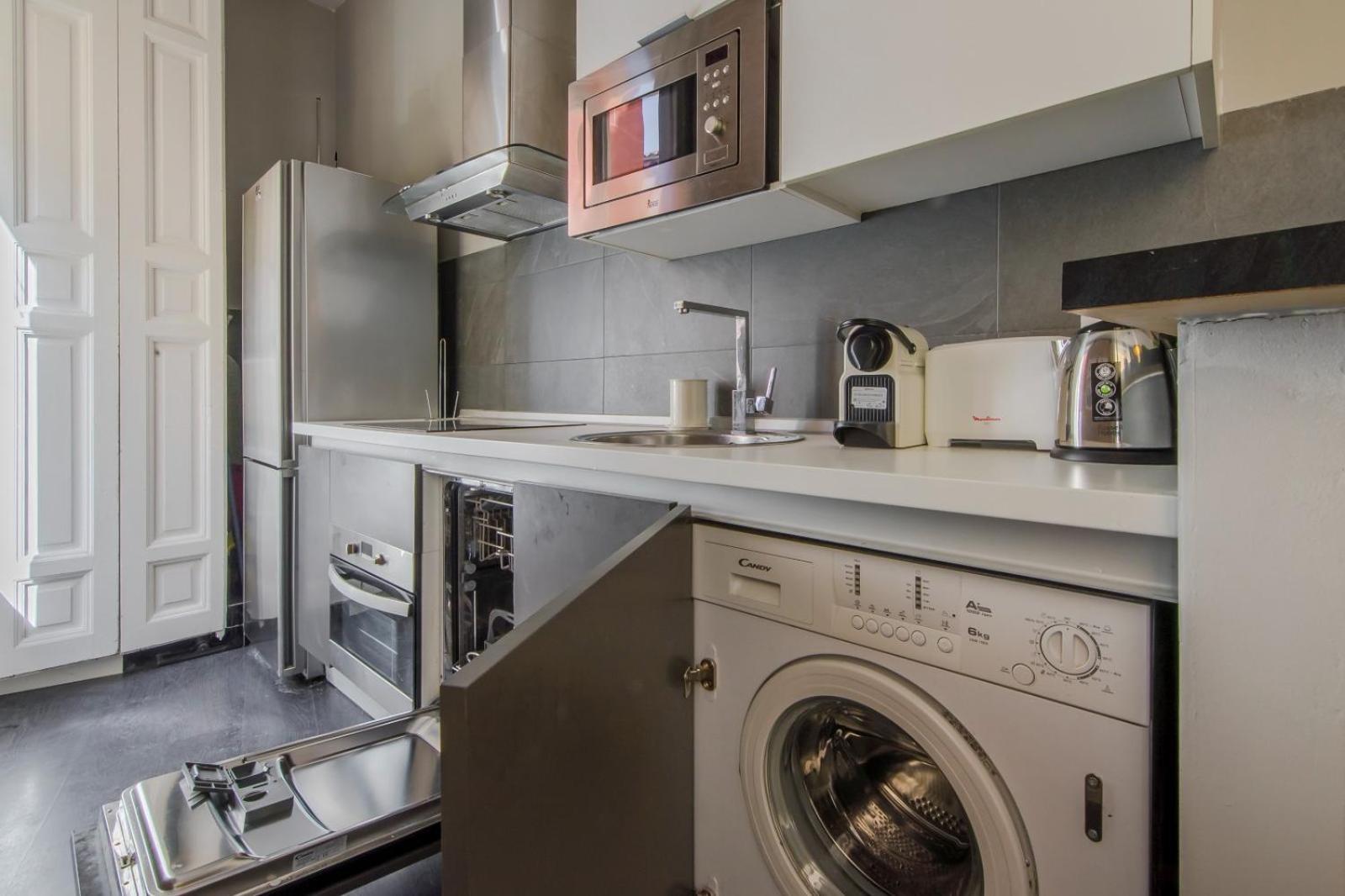 Great Apt Para 6Pax In The Heart Of Madrid Center Exterior photo
